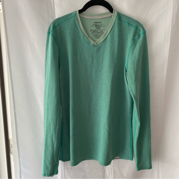 Patagonia Tops - Patagonia top Capilene 2 long sleeve green Polartec SZ XL. NWOT
